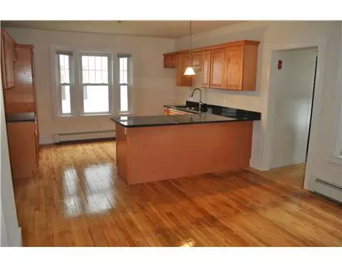 298 Park Pl, Woonsocket, RI 02895 photo 3