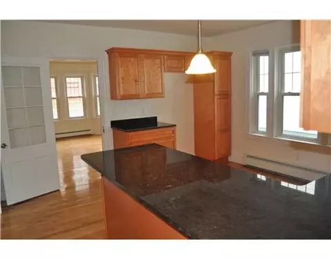298 Park Pl, Woonsocket, RI 02895 photo 4