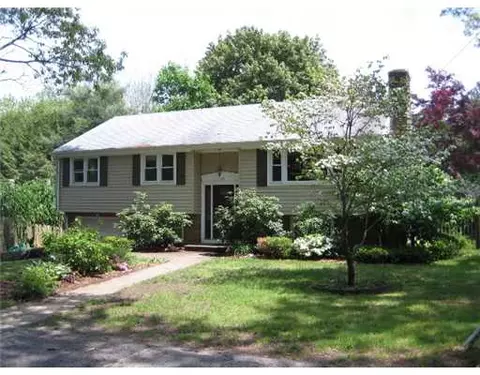 22 E Side Dr, Barrington, RI 02806 photo 1