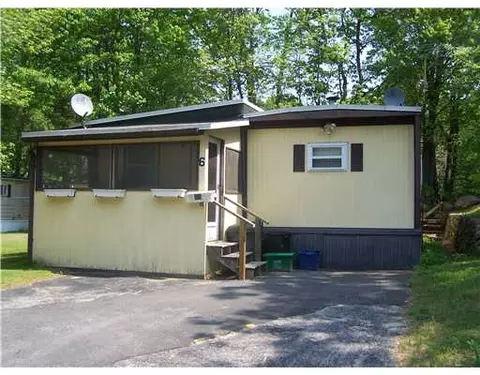 6 Maplewood Dr, Mapleville, RI 02839 photo 1
