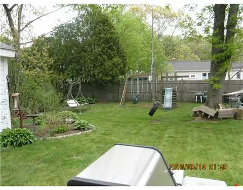 96 Haswill St, Warwick, RI 02889 photo 8