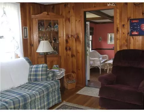 35 Norman St, Fall River, MA 02721 photo 5
