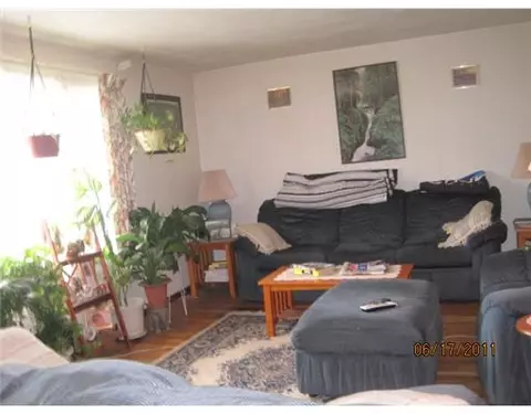 6 Gilbert St, Warwick, RI 02886 photo 5