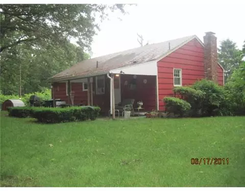 6 Gilbert St, Warwick, RI 02886 photo 2