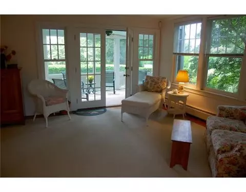 2 Niantic Ave, Westerly, RI 02891 photo 5