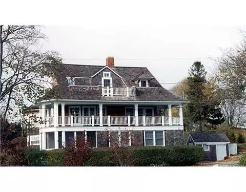 2 Niantic Ave, Westerly, RI 02891 photo 1
