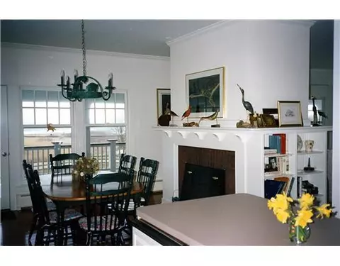 2 Niantic Ave, Westerly, RI 02891 photo 4