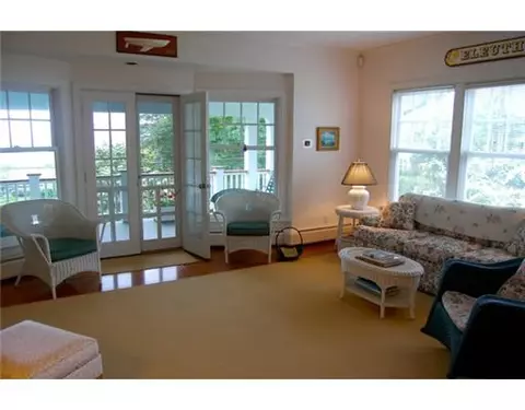 2 Niantic Ave, Westerly, RI 02891 photo 6