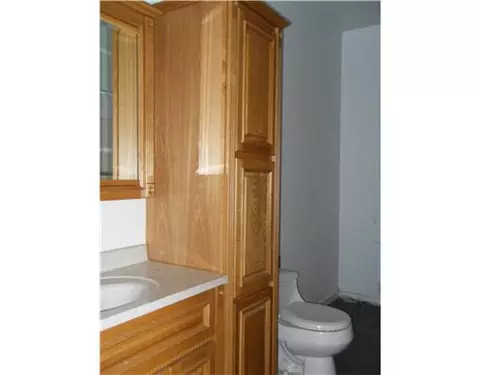 20 Pleasant St, Westerly, RI 02891 photo 3