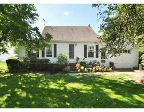 60 Ivan Ave, Warwick, RI 02889 photo 1