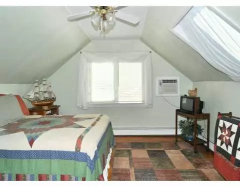 60 Ivan Ave, Warwick, RI 02889 photo 8