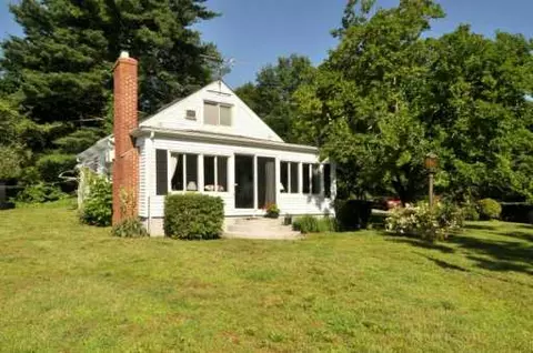60 Ivan Ave, Warwick, RI 02889 photo 2