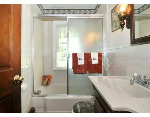 60 Ivan Ave, Warwick, RI 02889 photo 9