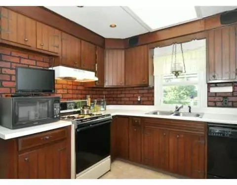 60 Ivan Ave, Warwick, RI 02889 photo 5
