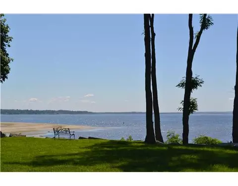44 Juniper Ave, Warwick, RI 02886 photo 2