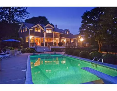 1256 Wapping Rd, Middletown, RI 02842 photo 1