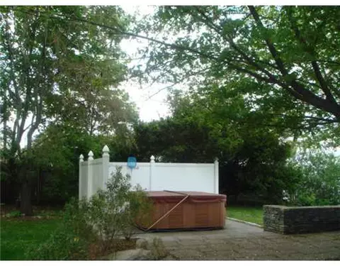 108 Bellman Ave, Warwick, RI 02889 photo 6