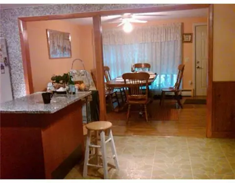 207 North St, Warwick, RI 02886 photo 3