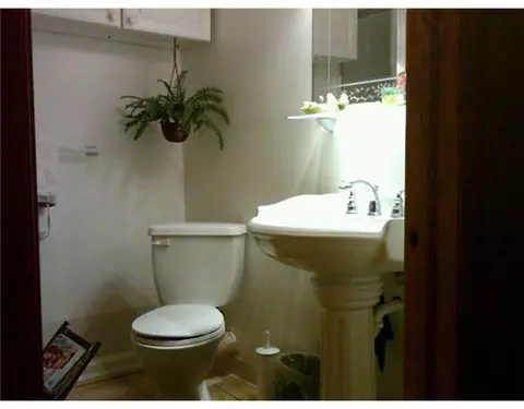 207 North St, Warwick, RI 02886 photo 7