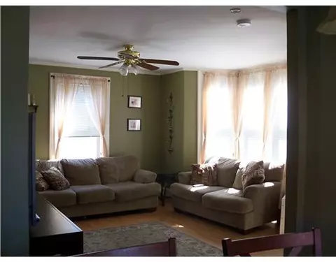 228 Main St, Warren, RI 02885 photo 2