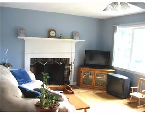 340 Ring Ave, Warwick, RI 02888 photo 3