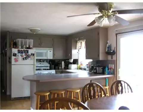 340 Ring Ave, Warwick, RI 02888 photo 2