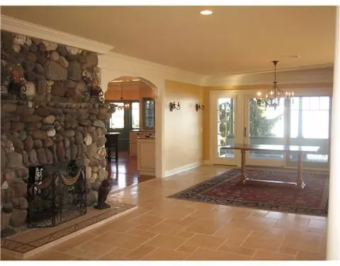 4 Stonegate Rd, Warren, RI 02885 photo 12