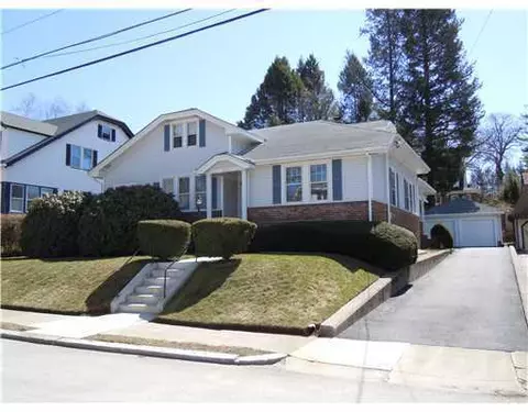 107 Meadow Rd, Woonsocket, RI 02895 photo 1