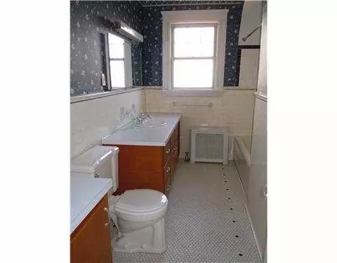 107 Meadow Rd, Woonsocket, RI 02895 photo 8
