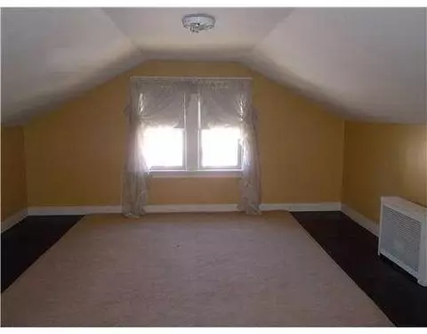107 Meadow Rd, Woonsocket, RI 02895 photo 12