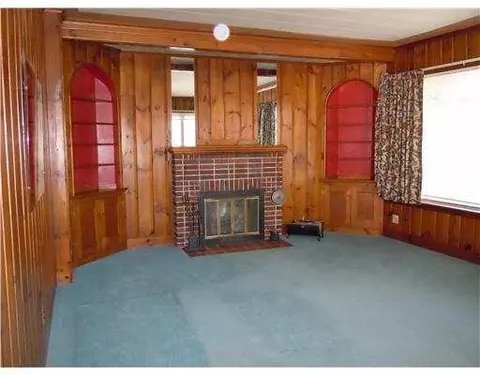 107 Meadow Rd, Woonsocket, RI 02895 photo 10