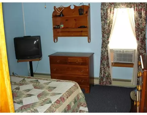 642 Diamond Hill Rd, Woonsocket, RI 02895 photo 8