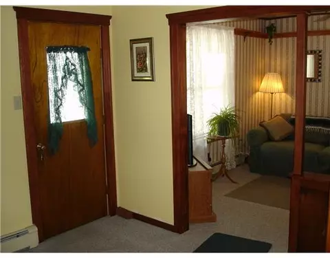 642 Diamond Hill Rd, Woonsocket, RI 02895 photo 4