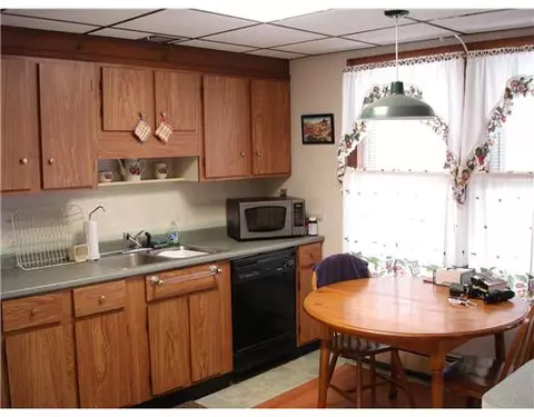 642 Diamond Hill Rd, Woonsocket, RI 02895 photo 5