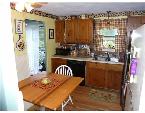 30 Hackman Pl, Warwick, RI 02889 photo 5