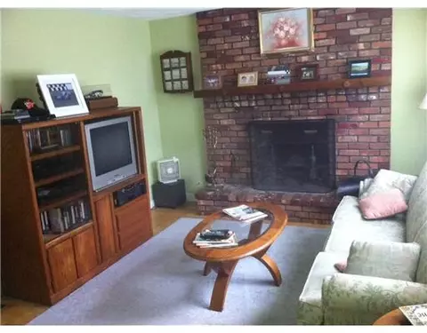 70 Duffield Rd, Bristol, RI 02809 photo 2