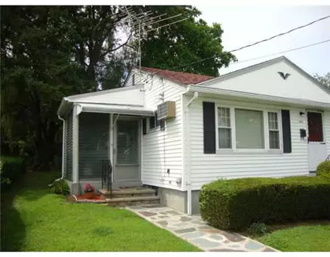 648 Fourth Ave, Woonsocket, RI 02895 photo 5