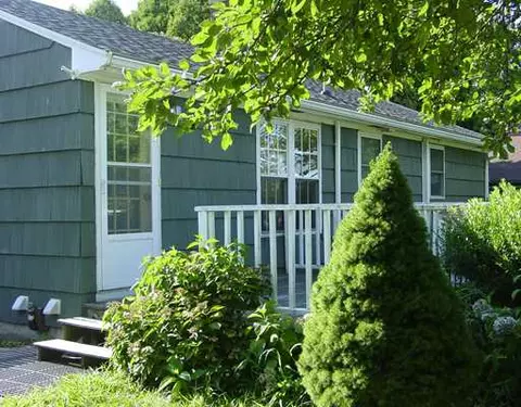 28 Nutmeg Dr, Westerly, RI 02891 photo 2