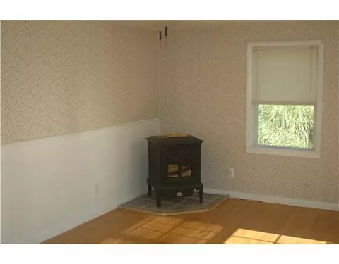28 Nutmeg Dr, Westerly, RI 02891 photo 5