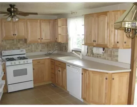 44 S Worcester St, Norton, MA 02766 photo 3