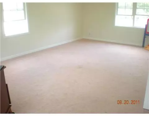 115 Armstrong Ave, Warwick, RI 02889 photo 8
