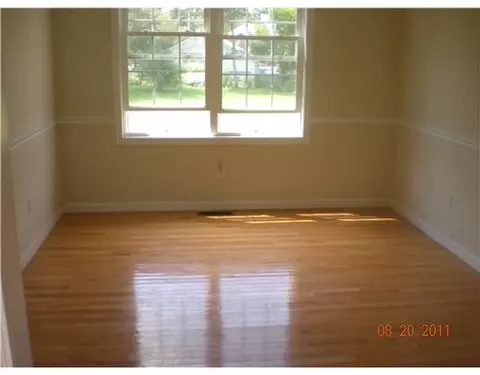 115 Armstrong Ave, Warwick, RI 02889 photo 4