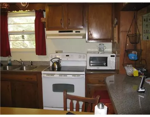 2 Memory Ln, Westerly, RI 02891 photo 3