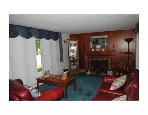 88 Cushing Rd, Warwick, RI 02888 photo 4