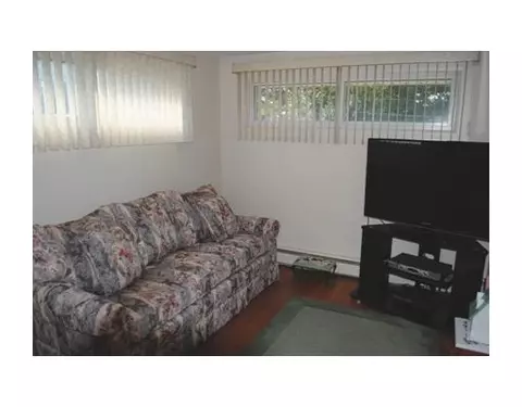88 Cushing Rd, Warwick, RI 02888 photo 5