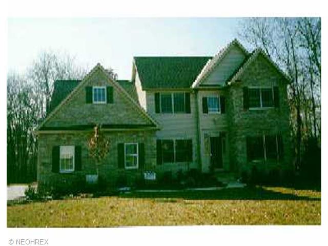 4194 Devonshire Ct, Akron, OH 44321 photo 1