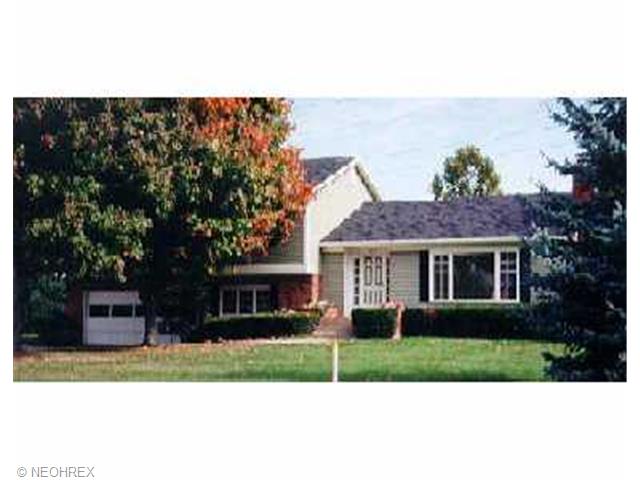401 Gresham Dr, Akron, OH 44333 photo 1