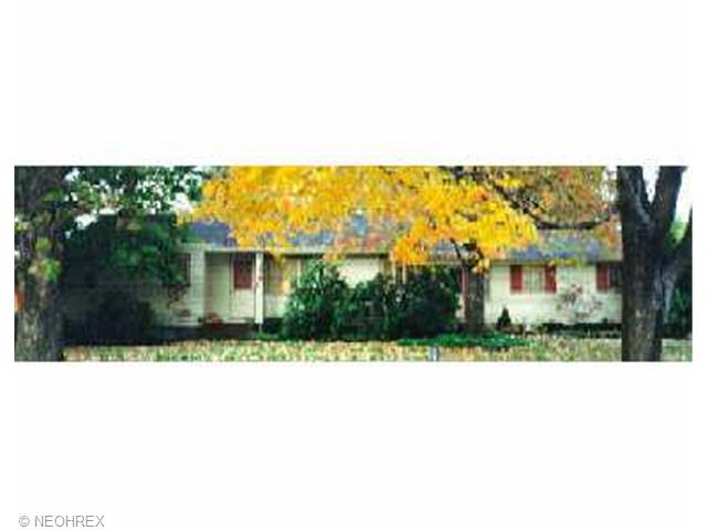 3921 Bellwood Dr, Canton, OH 44708 photo 1