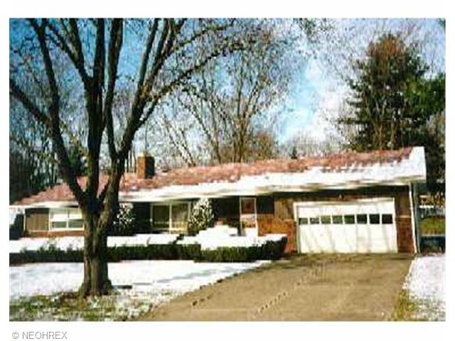 330 Ormsby Rd, Akron, OH 44333 photo 1