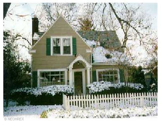 194 Kenilworth Dr, Akron, OH 44313 photo 1
